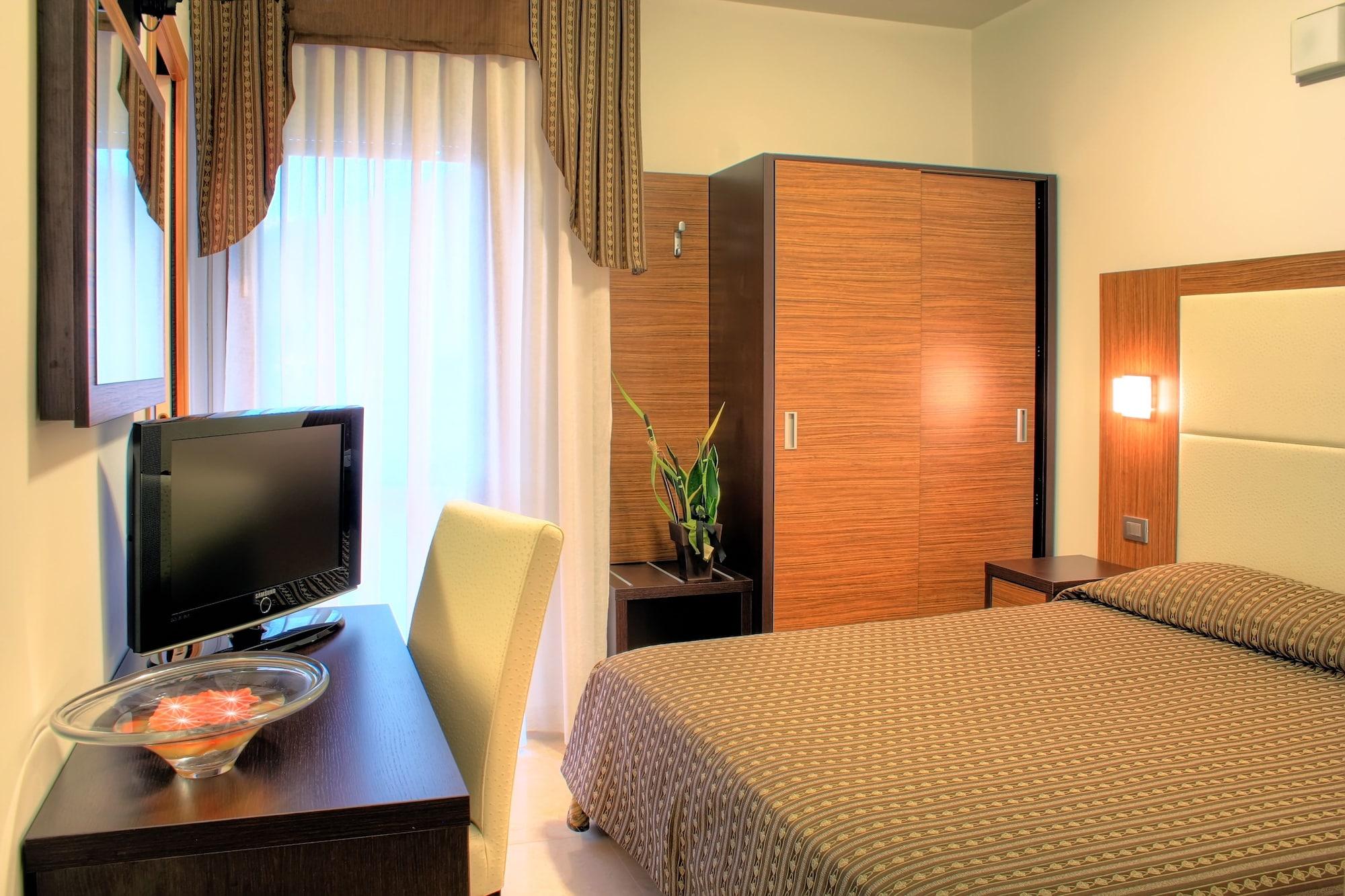 Hotel Palos リミニ エクステリア 写真