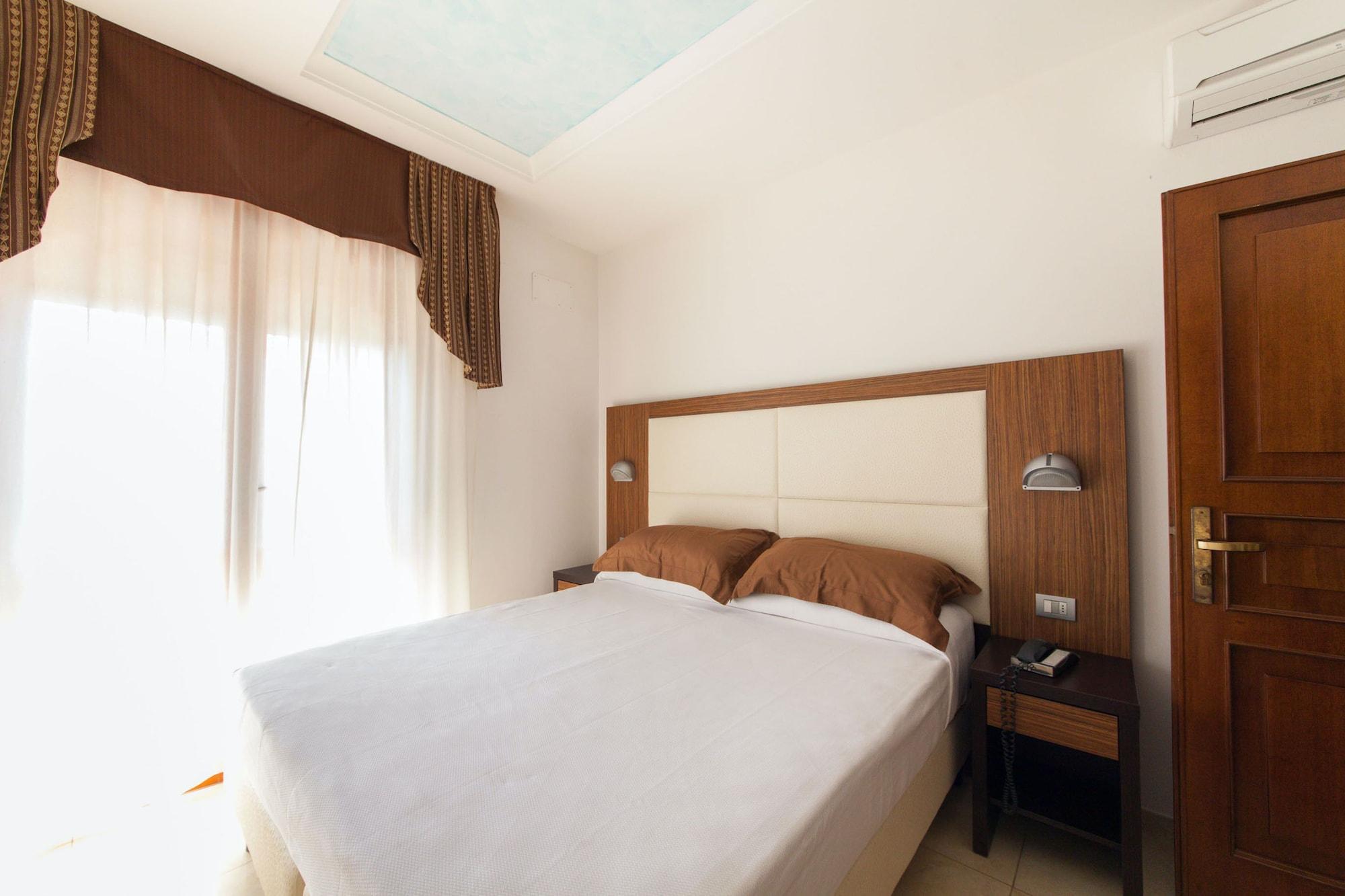 Hotel Palos リミニ エクステリア 写真
