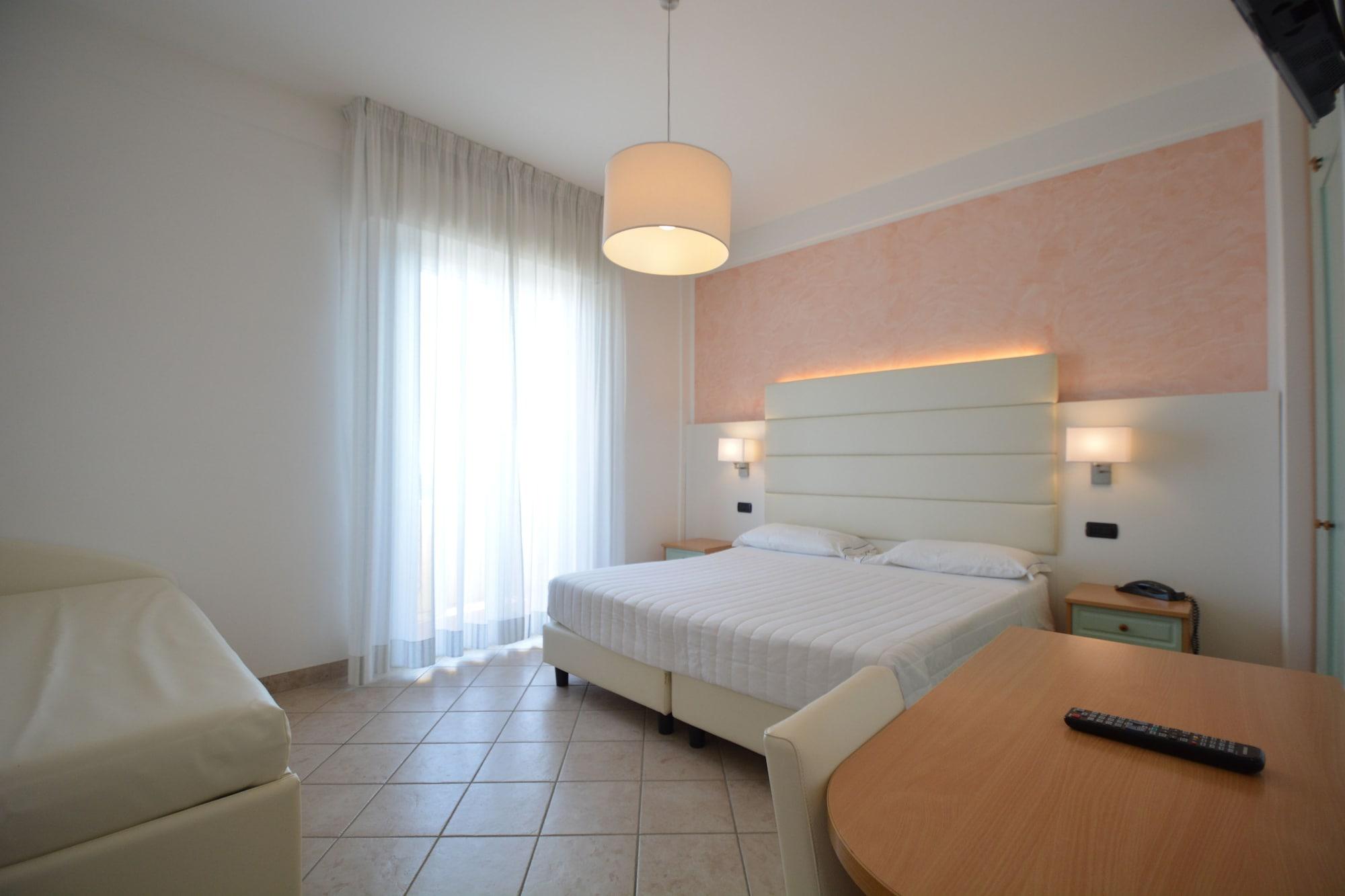 Hotel Palos リミニ エクステリア 写真