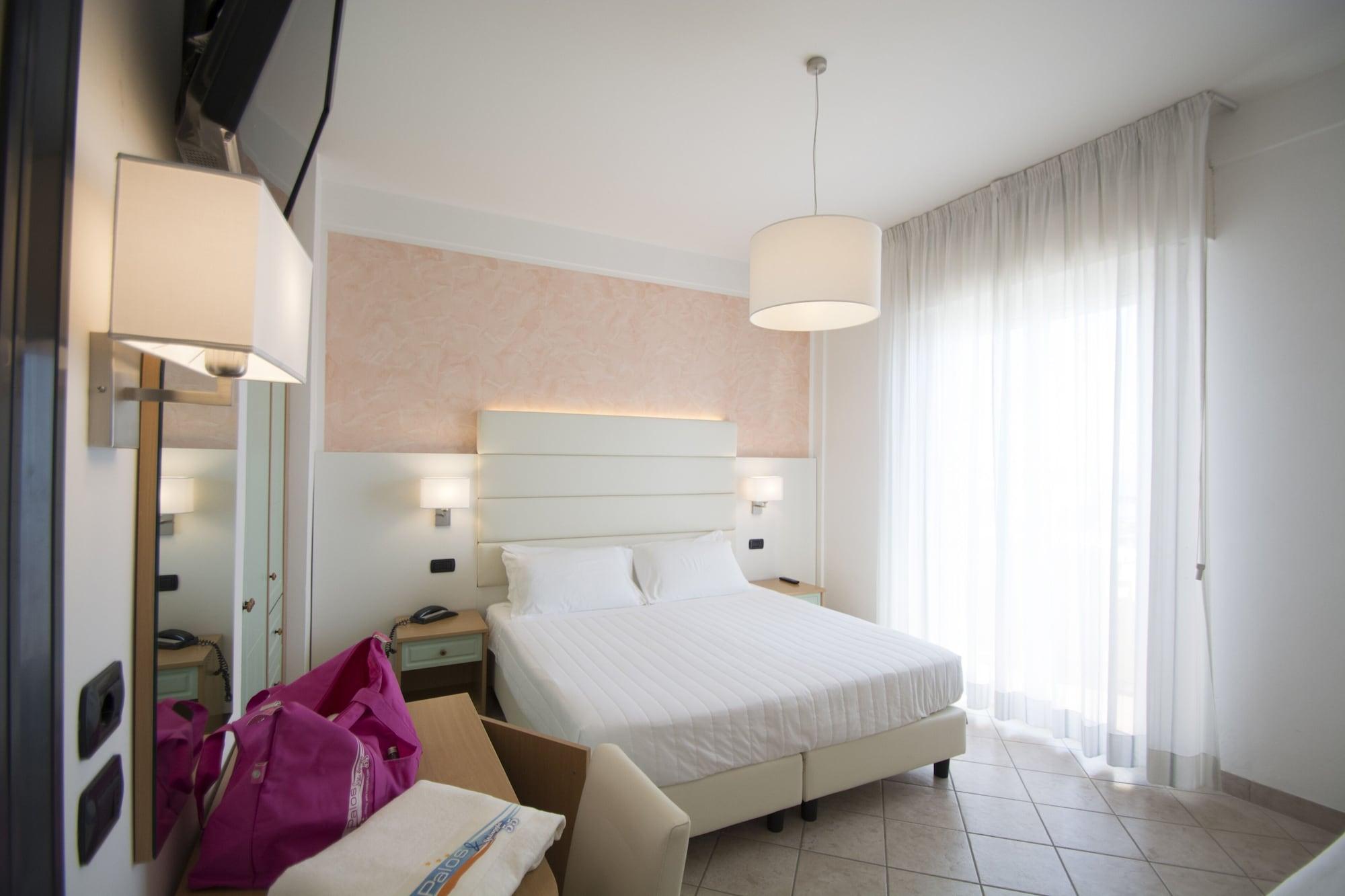 Hotel Palos リミニ エクステリア 写真